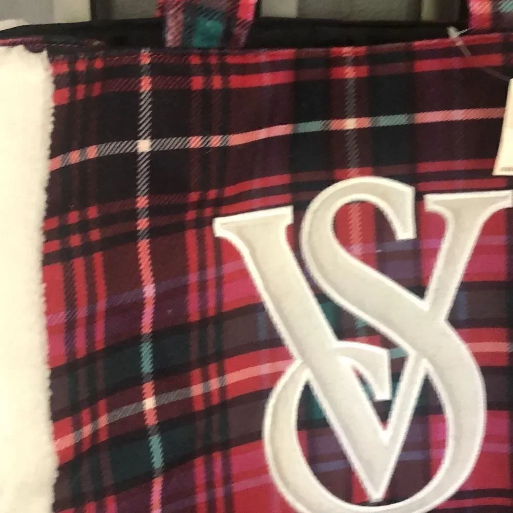 NWT Victoria's Secret red plaid Christmas tote bag with fur trim